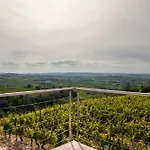 Il Volo Langhe, Country & Wellness Castiglione Tinella